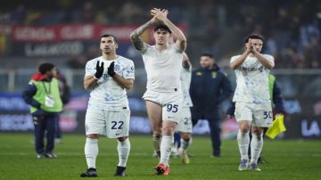 إنتر ميلان يعتلي صدارة الدوري الإيطالي بفوزه على جنوة إنتر ميلان يعتلي صدارة الدوري الإيطالي بفوزه على جنوة