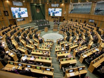 مذكرة تعيين تثير الجدل مراقبون ينتقدون نهج الترضيات وتدوير المناصب في العمل العام عاجل