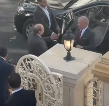 بالفيديو : جلالة الملك عبدالله الثاني في دارة الدكتور بركات عوجان