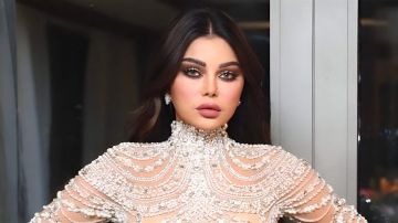 هيفاء وهبي بأزمة مع الجمهور بسبب الفستان الأحمر الناري .. صورة هيفاء وهبي بأزمة مع الجمهور بسبب الفستان الأحمر الناري .. صورة