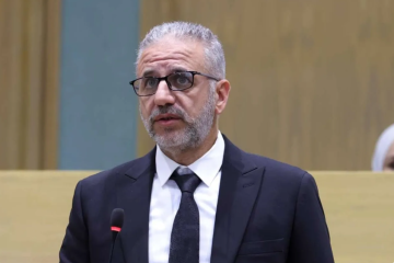 ربيحات: أقم الصلاة يا دولة الرئيس.. نريد الوظائف ربيحات: أقم الصلاة يا دولة الرئيس.. نريد الوظائف