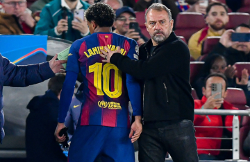 فليك يعلق على رد فعل لامين جمال بعد استبداله أمام فرانكفورت فليك يعلق على رد فعل لامين جمال بعد استبداله أمام فرانكفورت