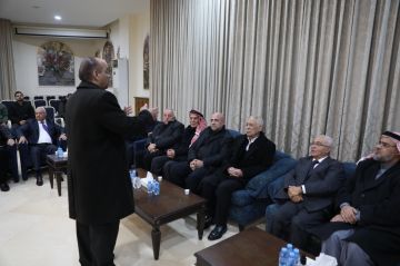 مندوبا عن الملك وولي العهد العيسوي يعزي عشائر حداد والعبادي والعلبي مندوبا عن الملك وولي العهد العيسوي يعزي عشائر حداد والعبادي والعلبي