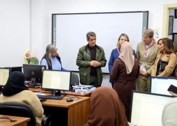 العدوان يتفقد مراحل تنفيذ المسح الوطني للشباب في البلقاء العدوان يتفقد مراحل تنفيذ المسح الوطني للشباب في البلقاء