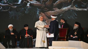 البابا لرؤساء الطوائف المسيحية والمسلمة في لبنان: تغلبوا على العنف وارفضوا الإقصاء