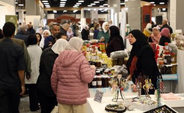 القضاة: عروض مخفضة قبل ختام مهرجان الزيتون و284 ألف زائر منذ انطلاقه القضاة: عروض مخفضة قبل ختام مهرجان الزيتون و284 ألف زائر منذ انطلاقه