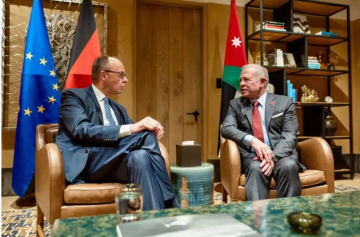 الملك يلتقي المستشار الألماني في العقبة لبحث سبل توطيد الشراكة الاستراتيجية وأبرز تطورات الإقليم الملك يلتقي المستشار الألماني في العقبة لبحث سبل توطيد الشراكة الاستراتيجية وأبرز تطورات الإقليم