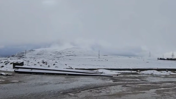 المناطق الجنوبية من الطفيلة تشهد تساقطا لزخات ثلجية