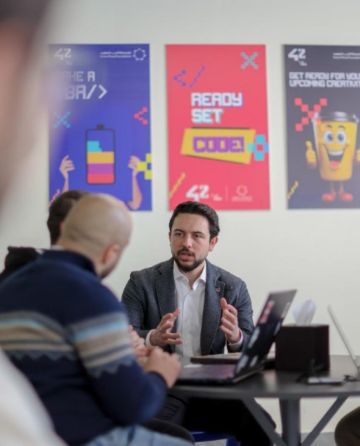 ولي العهد: سعدت بلقاء شباب وشابات في إربد والاستماع لتجاربهم