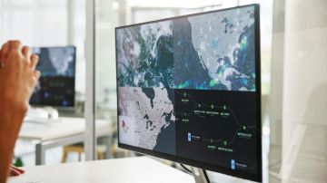 الحكومة تحصر خدمات الأرصاد المرتبطة بالأمن الوطني بجهات مرخصة