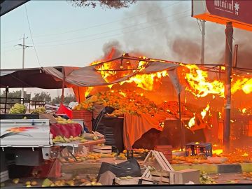 بالفيديو : مشاجرة وإحراق خيمة خضار على دوار سما الروسان في بني كنانة بالفيديو : مشاجرة وإحراق خيمة خضار على دوار سما الروسان في بني كنانة