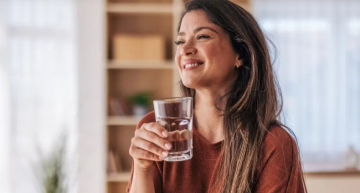 هذه الأوقات الأنسب لشرب الماء خلال اليوم .. تعرف عليها هذه الأوقات الأنسب لشرب الماء خلال اليوم .. تعرف عليها