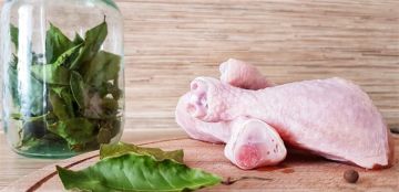 ختم محل لبيع الدواجن بالشمع الأحمر.. كان صاحبه يبيع الدجاج بسعر منخفض جدا لهذا السبب ختم محل لبيع الدواجن بالشمع الأحمر.. كان صاحبه يبيع الدجاج بسعر منخفض جدا لهذا السبب