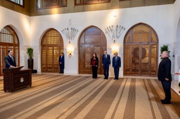 سفيران جديدان يؤديان اليمين القانونية أمام الملك سفيران جديدان يؤديان اليمين القانونية أمام الملك