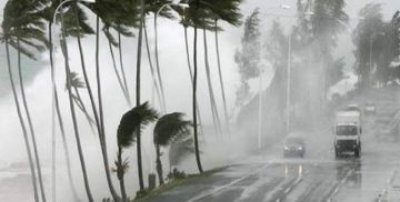 عواصف قوية تضرب الولايات المتحدة وتوقعات بفيضانات مفاجئة عواصف قوية تضرب الولايات المتحدة وتوقعات بفيضانات مفاجئة