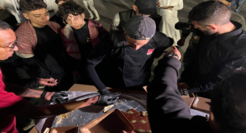 مبادرة من ولي العهد والأميرة رجوة بتوزيع الكنافة على الجماهير قبل مواجهة الأردن والسعودية في نصف نهائي كأس العرب مبادرة من ولي العهد والأميرة رجوة بتوزيع الكنافة على الجماهير قبل مواجهة الأردن والسعودية في نصف نهائي كأس العرب