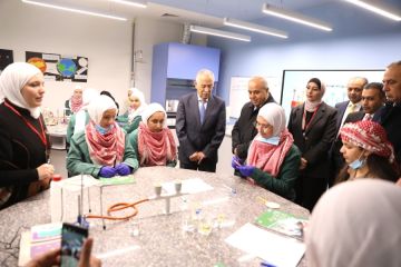 مندوبا عن الملك.. العيسوي يفتتح مدرستي حي المطار الثانوية المختلطة واليادودة الثانوية للبنين النموذجيتين