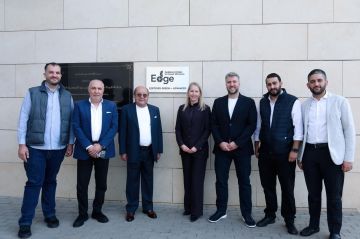 السفيرة الهولندية تزور العقبة وتطلع على تجربة النافورة مول في المباني الخضراء