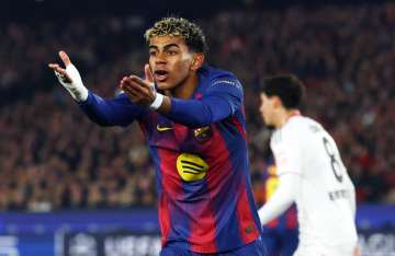 على طريقة فينيسيوس مع ألونسو.. لامين جمال يشعل أزمة مع فليك بعد استبداله في لقاء فرانكفورت! (فيديو) على طريقة فينيسيوس مع ألونسو.. لامين جمال يشعل أزمة مع فليك بعد استبداله في لقاء فرانكفورت! (فيديو)