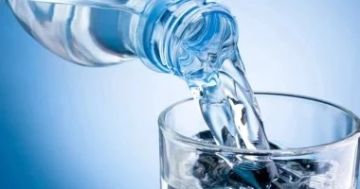 طريقة فى شرب الماء تحسن الهضم وتقلل الحموضة.. اعرفها