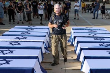 عائلات أسرى إسرائيليين يصفون نتنياهو بالـوضيع عاجل عائلات أسرى إسرائيليين يصفون نتنياهو بالـوضيع عاجل