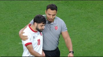 يزن النعيمات يطمئن الجماهير بعد إصابته في مباراة الأردن والعراق يزن النعيمات يطمئن الجماهير بعد إصابته في مباراة الأردن والعراق