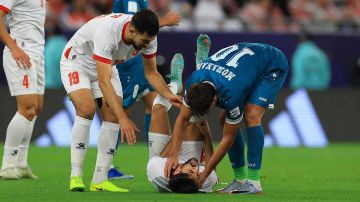 أول رد فعل من الأهلي المصري بعد إصابة يزن النعيمات (فيديو) أول رد فعل من الأهلي المصري بعد إصابة يزن النعيمات (فيديو)