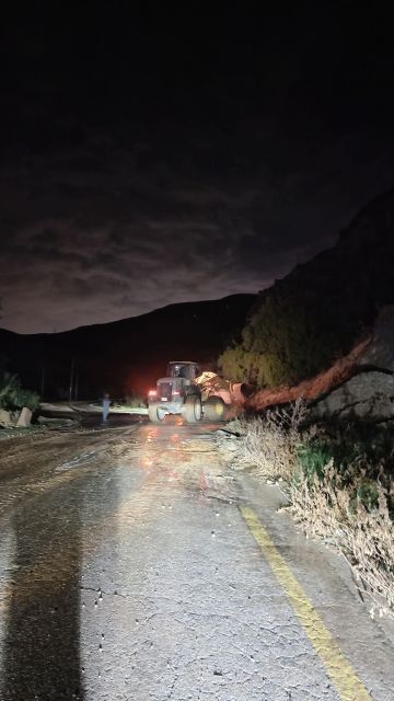 انهيارات على طريق وادي شعيب وتنويه مهم للسائقين انهيارات على طريق وادي شعيب وتنويه مهم للسائقين