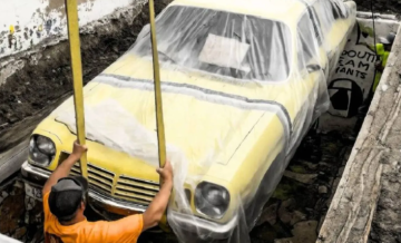 دفنوا سيارة 50 عاما تحت الأرض فماذا حدث لها؟ دفنوا سيارة 50 عاما تحت الأرض فماذا حدث لها؟