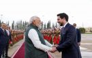 ولي العهد في وداع رئيس الوزراء الهندي