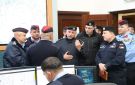 مدير الأمن العام يتفقد الدفاع المدني ومركز القيادة والسيطرة (911) ويشيد بجهود الاستجابة خلال المنخفض الجوي - jo
