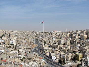 رئيس مجلس النواب الأردني: العبث بأمن الوطن يعد جريمة وخيانة تستوجب أقصى العقوبات رئيس مجلس النواب الأردني: العبث بأمن الوطن يعد جريمة وخيانة تستوجب أقصى العقوبات