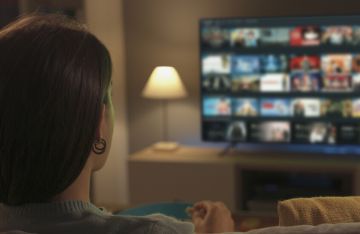 كيف يمكن أن تسبب لك مسلسلاتك المفضلة مشاكل صحية خطيرة؟