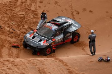 تداول فيديو لـ لحظة تعرض يزيد الراجحي لحادث خلال رالي باها الأردن .. ما حقيقته؟ تداول فيديو لـ لحظة تعرض يزيد الراجحي لحادث خلال رالي باها الأردن .. ما حقيقته؟