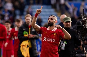 تفوق على النجم هالاند.. صلاح يتصدر قائمة استثنائية بالدوري الإنجليزي تفوق على النجم هالاند.. صلاح يتصدر قائمة استثنائية بالدوري الإنجليزي