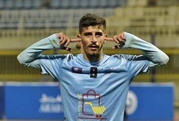 العكش ل"الملاعب": سعيد بوصافة الهدافين .. وأبو فاروق "سينصفني"!! العكش ل"الملاعب": سعيد بوصافة الهدافين .. وأبو فاروق "سينصفني"!!