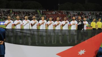 شاشات عرض عملاقة لمتابعة مباراة المنتخب الوطني مع منتخب عمان