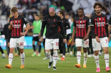 ميلان يقيل مدربه كونسيساو تمهيدا للتعاقد مع أليغري ميلان يقيل مدربه كونسيساو تمهيدا للتعاقد مع أليغري
