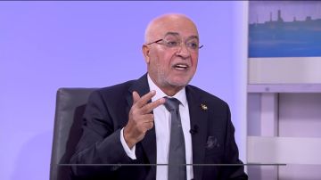 رئيس الهيئة المستقلة للانتخاب : حل حزبين وأخرى متقاربة فكريا تتجه للدمج رئيس الهيئة المستقلة للانتخاب : حل حزبين وأخرى متقاربة فكريا تتجه للدمج