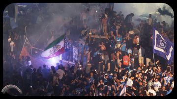 مشاجرات تفسد احتفالات نابولي بلقب الدوري الإيطالي