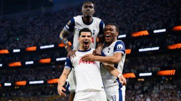 توتنهام الإنجليزي يطير إلى نهائي الدوري الأوروبي توتنهام الإنجليزي يطير إلى نهائي الدوري الأوروبي