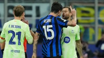 لاعب برشلونة يكشف حقيقة لاعب برشلونة يكشف حقيقة