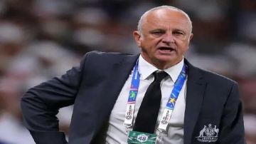 الاتحاد العراقي يقترب من إعلان الأسترالي أرنولد مدربا جديدا لأسود الرافدين الاتحاد العراقي يقترب من إعلان الأسترالي أرنولد مدربا جديدا لأسود الرافدين