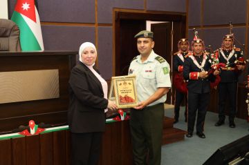 وزارة النقل تحتفل بمناسبات ذكرى الجلوس الملكي والثورة العربية الكبرى ويوم الجيش العربي وزارة النقل تحتفل بمناسبات ذكرى الجلوس الملكي والثورة العربية الكبرى ويوم الجيش العربي