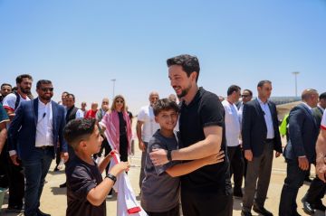 ولي العهد: بعد مشوار طويل، صار الحلم حقيقة. مبارك، لكل الأردنيين الذين آمنوا بالحلم - فيديو ولي العهد: بعد مشوار طويل، صار الحلم حقيقة. مبارك، لكل الأردنيين الذين آمنوا بالحلم - فيديو