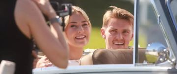 للمرة الثانية في سبعة أشهر.. نجم أرسنال يحتفل بزواجه من صديقته (فيديو- صور)