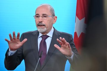 الصفدي في ختام اجتماع عربي طارئ: الوزراء أكدوا أن إسرائيل تدفع المنطقة لمزيد من الصراع والتوتر