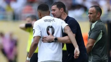 مبابي غاضب من ألونسو.. وباريس: رحل بمشاكله إلى مدريد