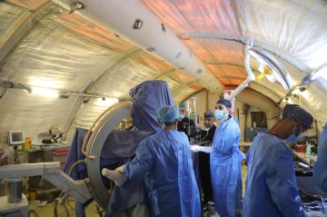 طواقم المستشفى الميداني الأردني جنوب غزة 7 تباشر أعمالها الإنسانية والطبية