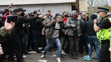 أكثر المعتقلين في إنجلترا يشجعون مانشستر يونايتد